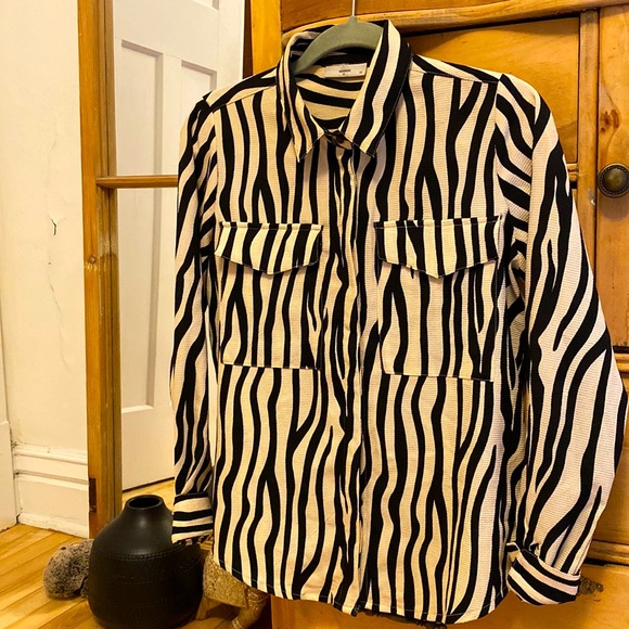 Button down shirt - Picture 1 of 1